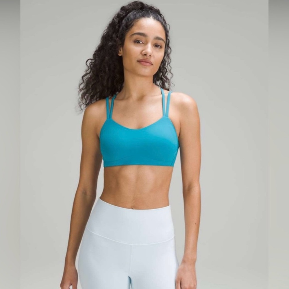 Lululemon Like a Cloud sports bra in size 4 teal